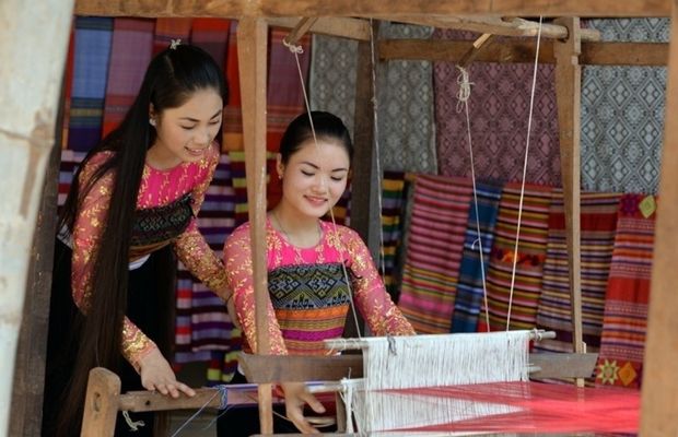 Local women in the Lac Village